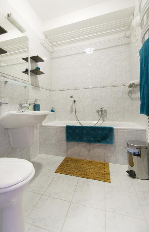 Kornelia Residence Boedapest Kamer foto